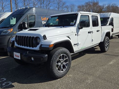 New 2026 Jeep Gladiator Sport AWD/4WD image 2