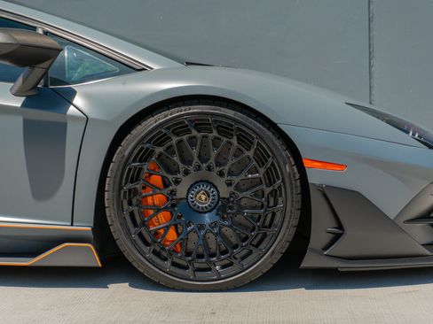 Used 2019 Lamborghini Aventador SVJ AWD/4WD image 41