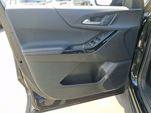 Used 2025 Chevrolet Equinox LT FWD image 12