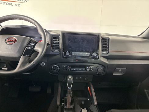 Used 2022 Nissan Frontier PRO-4X AWD/4WD image 22