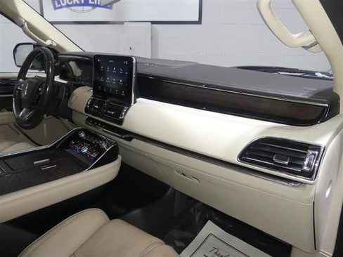 Used 2018 Lincoln Navigator Reserve w/ Technology Package AWD/4WD image 23