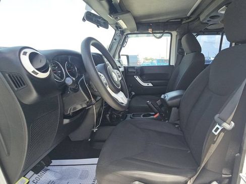 Used 2017 Jeep Wrangler Unlimited Sport AWD/4WD image 22