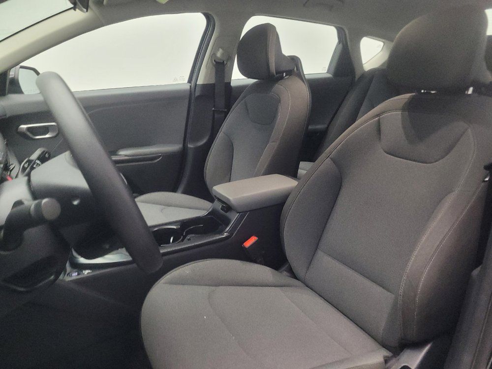 Used 2025 Kia K4 FWD image 17