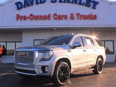 Used 2023 GMC Yukon SLT w/ SLT Premium Package