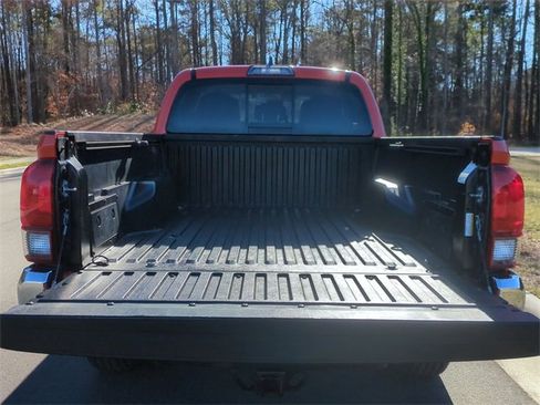 Used 2018 Toyota Tacoma SR5 image 23