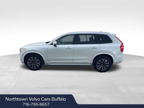 Used 2022 Volvo XC90 T6 Momentum image 2
