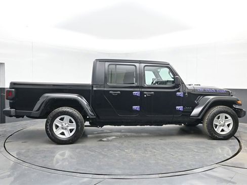 Used 2022 Jeep Gladiator Sport image 11