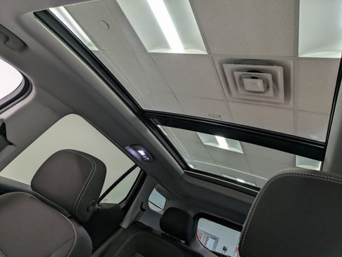 Used 2024 GMC Terrain SLE w/ Driver Convenience Package image 23