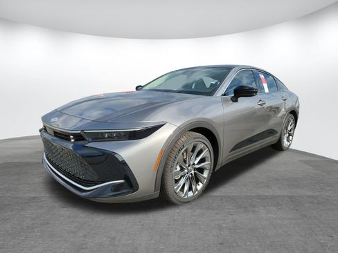 New 2026 Toyota Crown Limited w/ Advanced Technology Package image 3