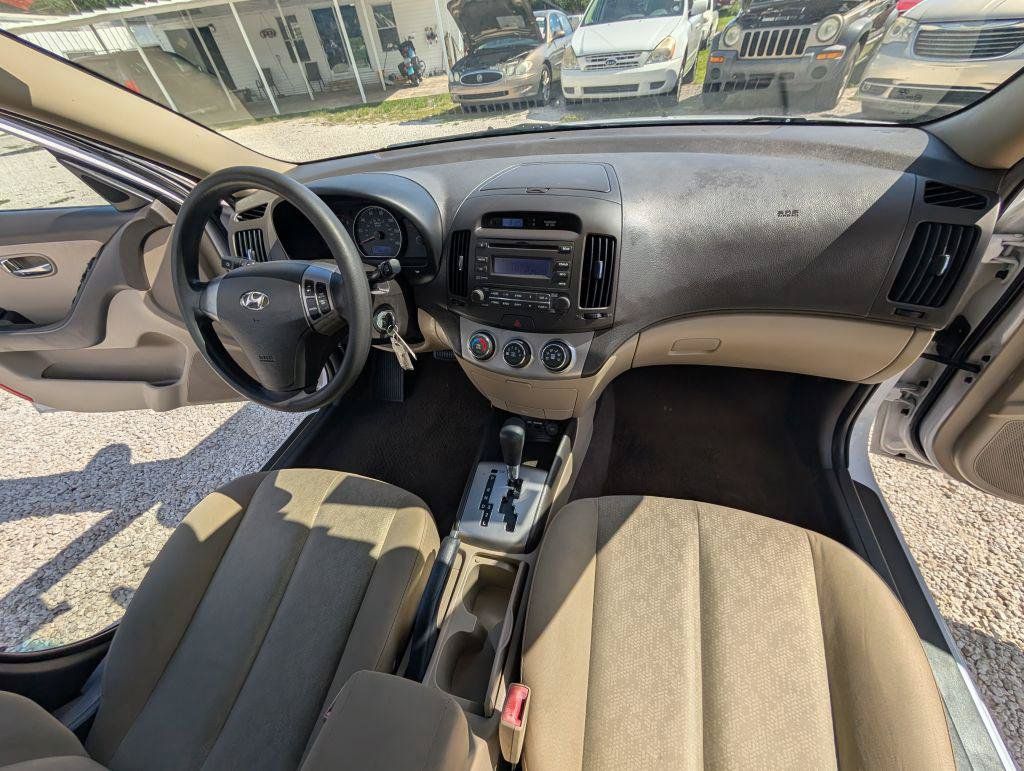 Used 2010 Hyundai Elantra GLS FWD image 15