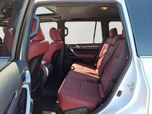 Used 2023 Lexus GX 460 Premium w/ Premium Package AWD/4WD image 8