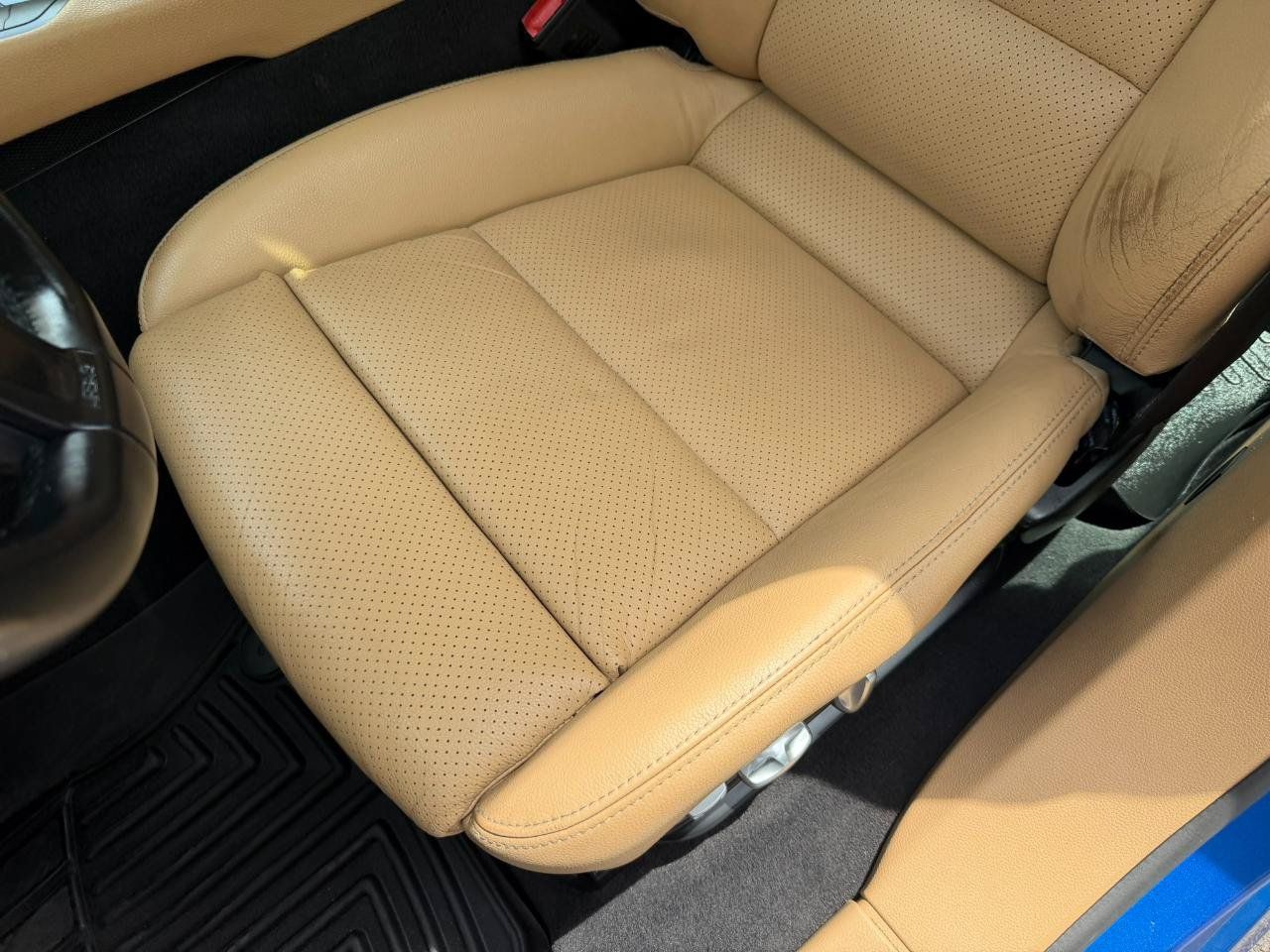 Used 2015 Porsche Panamera 4 AWD/4WD image 23