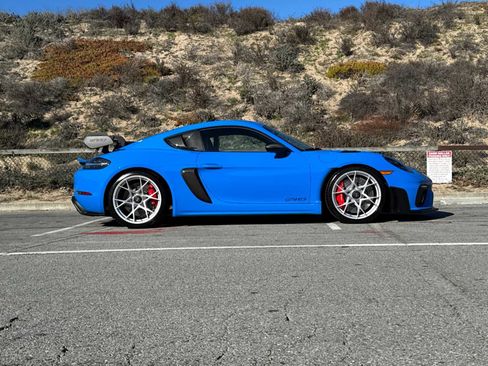 Certified 2025 Porsche 718 Cayman GT4 RS image 9