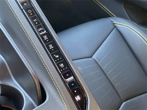 Used 2023 Chevrolet Corvette Stingray Premium Conv w/ Z51 Performance Package image 27