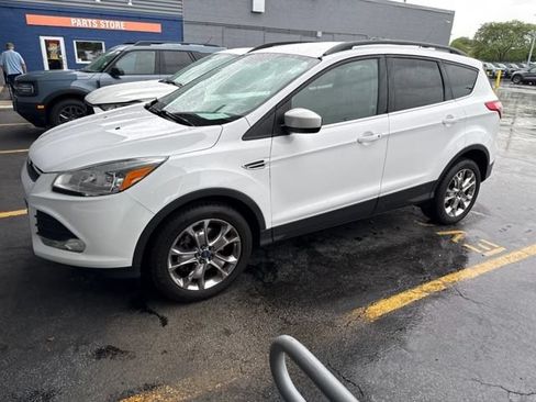 Used 2016 Ford Escape SE w/ SE Leather Comfort Package AWD/4WD image 9