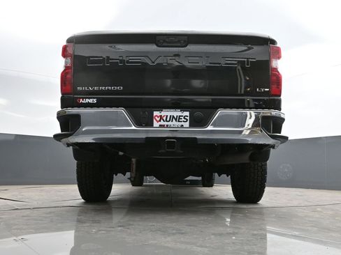 Used 2024 Chevrolet Silverado 2500 LT w/ Convenience Package image 39