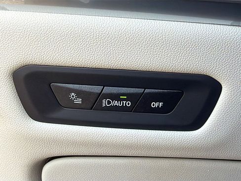 Used 2025 BMW X5 sDrive40i w/ Executive Package image 36