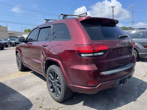 Used 2019 Jeep Grand Cherokee Altitude RWD image 4
