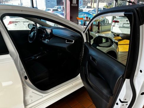 Used 2022 Toyota Corolla LE FWD image 27