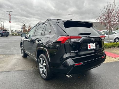 Certified 2025 Toyota RAV4 SE AWD/4WD image 3