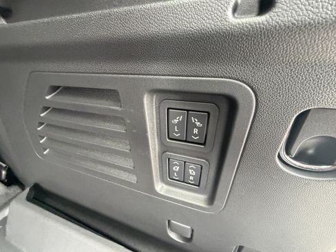 Used 2025 GMC Acadia Denali w/ LPO, Floor Liner Package AWD/4WD image 12