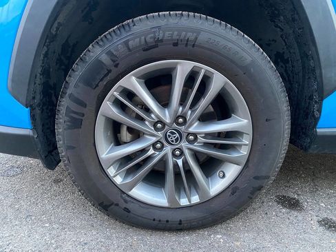 Used 2020 Toyota RAV4 LE FWD image 16