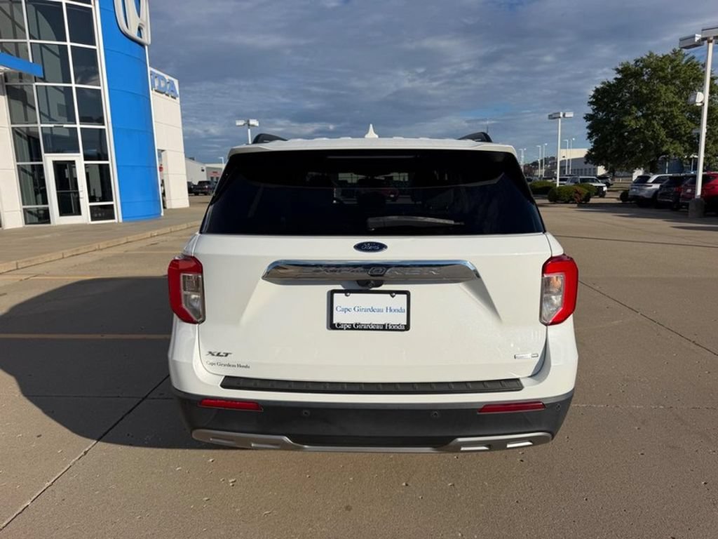 Used 2020 Ford Explorer XLT w/ Equipment Group 202A AWD/4WD image 3