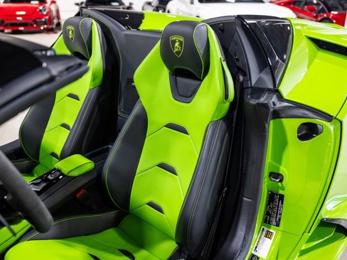 Used 2023 Lamborghini Huracan EVO AWD/4WD image 38