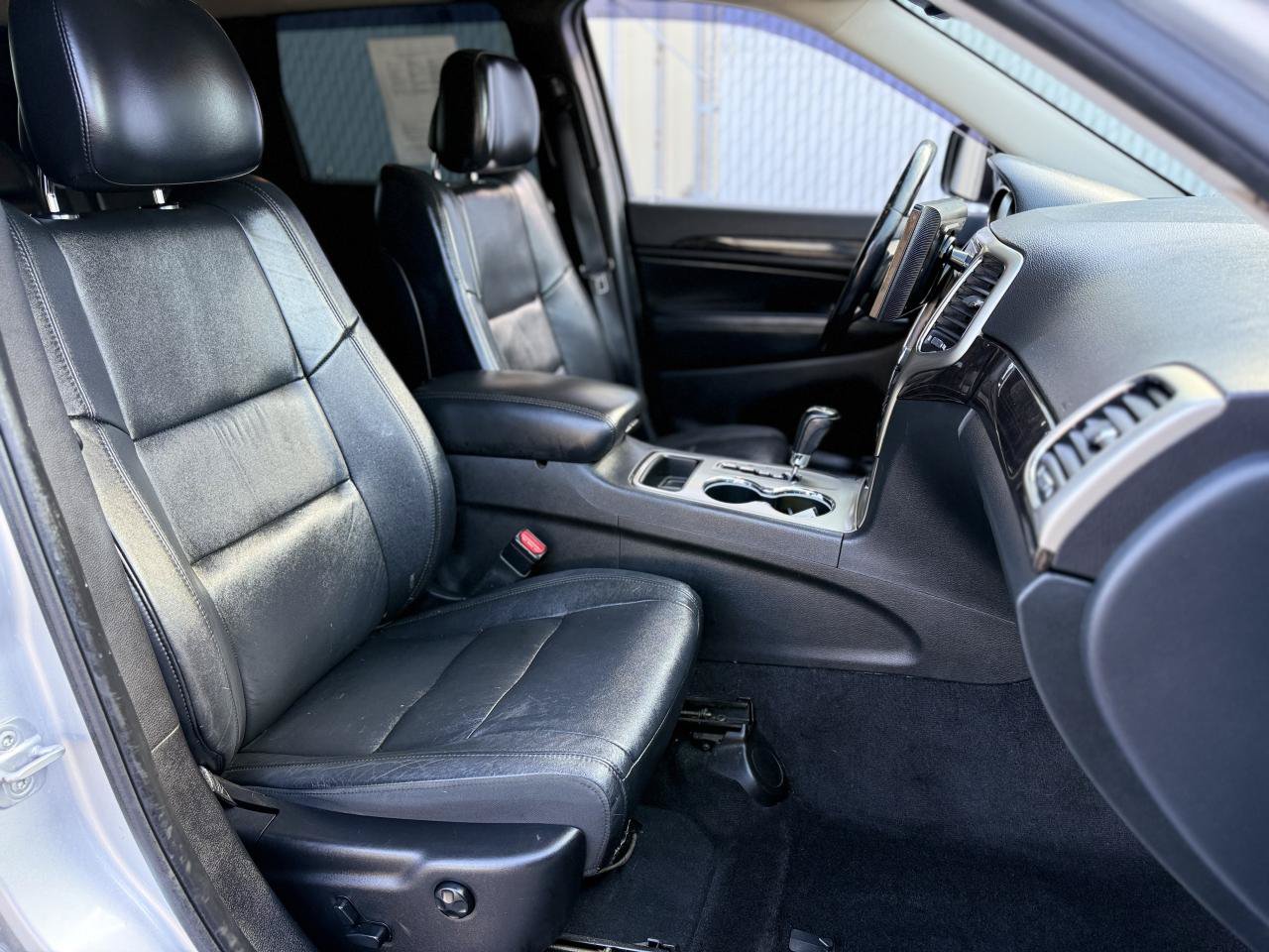 Used 2012 Jeep Grand Cherokee Laredo RWD image 15