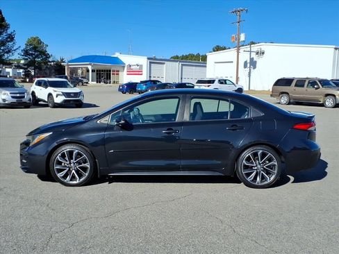 Used 2020 Toyota Corolla SE image 2