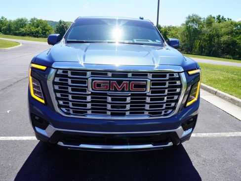 Used 2026 GMC Yukon XL Elevation w/ Elevation Premium Package AWD/4WD image 2