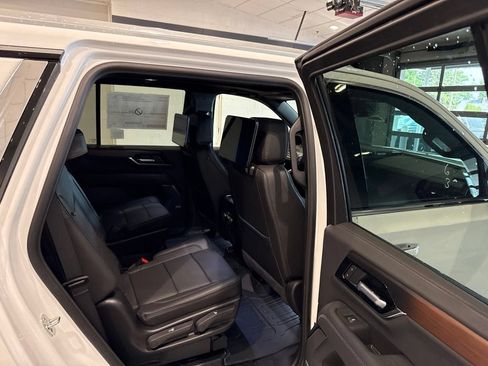 New 2026 GMC Yukon Denali w/ Advanced Technology Package AWD/4WD image 14