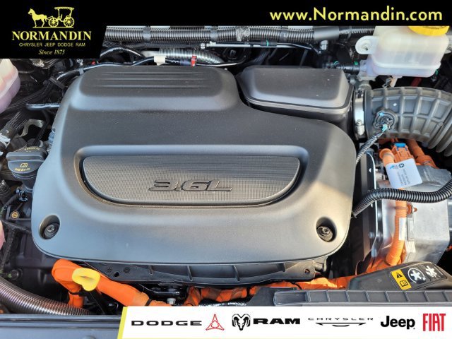 Used 2024 Chrysler Pacifica Limited FWD image 20
