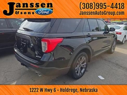 Used 2023 Ford Explorer XLT w/ Equipment Group 202A AWD/4WD image 14