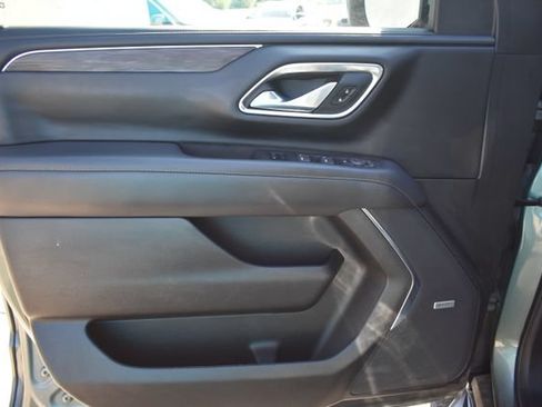 Used 2023 Chevrolet Suburban LT AWD/4WD image 18