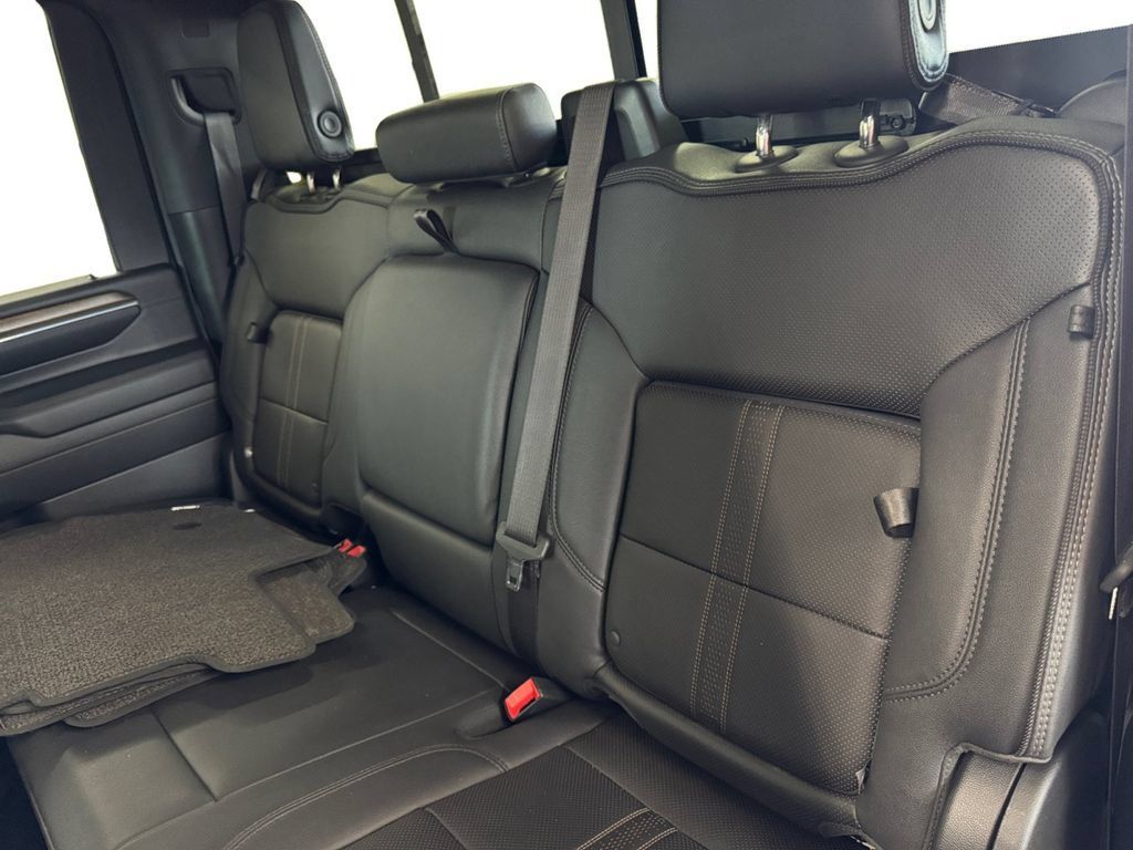 Used 2024 Chevrolet Silverado 3500 High Country w/ High Country Premium Package AWD/4WD image 16