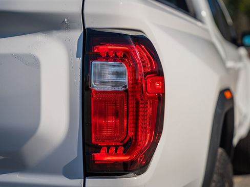 Used 2024 GMC Canyon Elevation w/ Convenience Package image 14