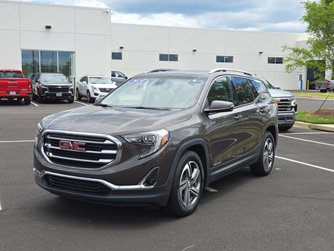 Used 2020 GMC Terrain SLT FWD image 2