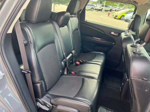 Used 2020 Dodge Journey Crossroad FWD image 7
