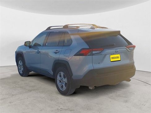 Used 2021 Toyota RAV4 XLE image 3