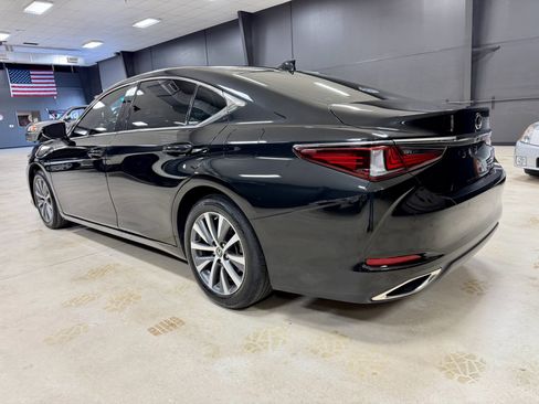 Used 2019 Lexus ES 350 Ultra Luxury w/ Premium Package image 12