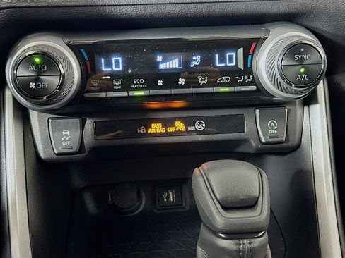 Used 2025 Toyota RAV4 XLE image 23