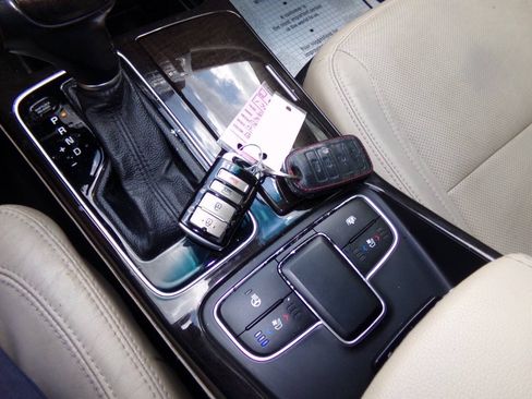 Used 2015 Kia Cadenza Premium w/ Luxury Package FWD image 70
