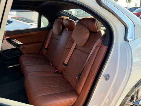 Used 2025 BMW i7 eDrive50 w/ Premium Package image 10