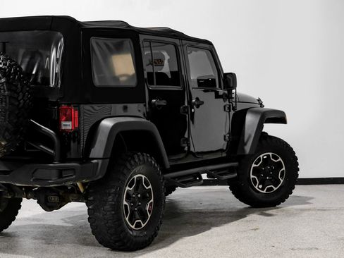 Used 2016 Jeep Wrangler Unlimited Rubicon AWD/4WD image 15