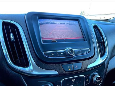 Used 2023 Chevrolet Equinox LT image 30