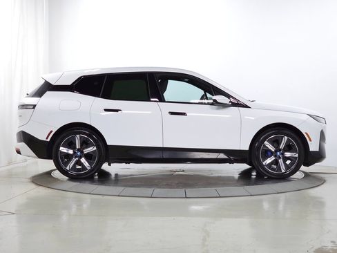 Used 2024 BMW iX xDrive50 w/ Sport Package AWD/4WD image 11