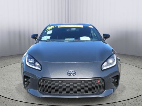 Used 2024 Toyota GR86 Premium image 3