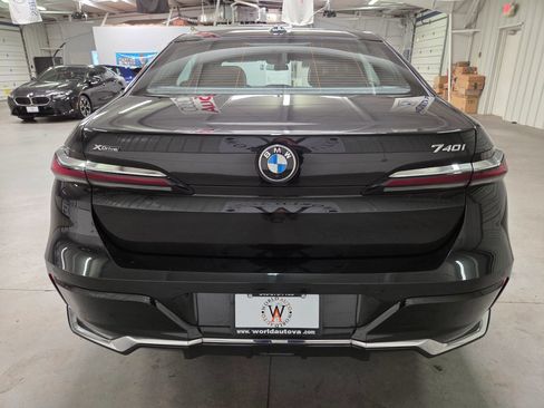 Used 2024 BMW 740i xDrive AWD/4WD image 6