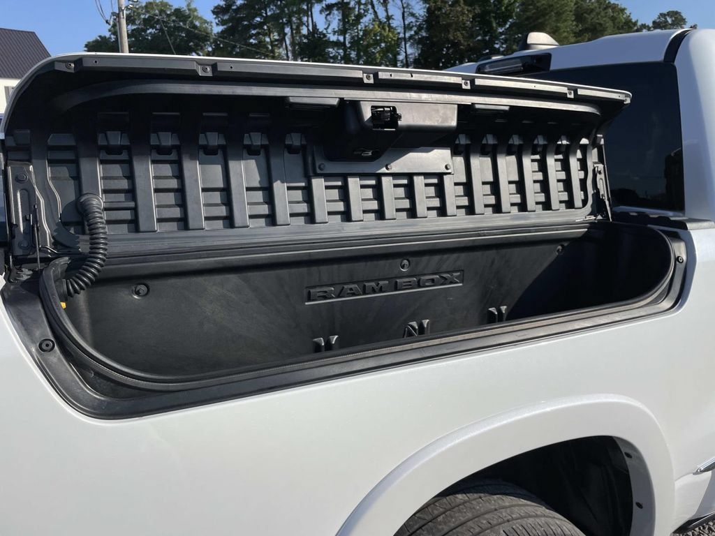 Used 2025 RAM 1500 Limited AWD/4WD image 25